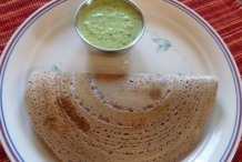 Finger-millet-dosa-with-spearmint-and-curry-leaves-chutney